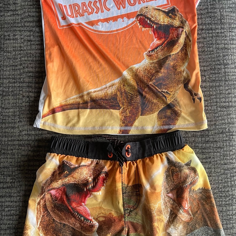 Jurassic World boys swim set